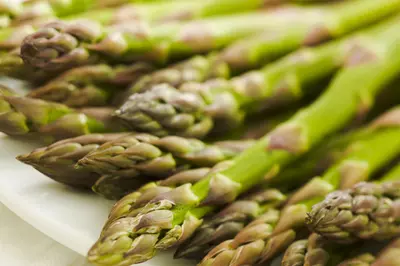 asparagus on a plate