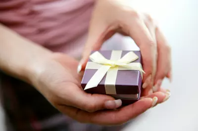 Simplify Your Gift Game: A Mindful Approach to Holiday Giving